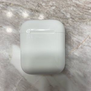 Apple AirPods w/ Rubber Case